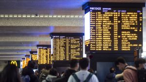 Scioperi maggio 2026, Italia a rischio caos: fermi treni, aerei, bus e scuole (tutte le date da sapere)