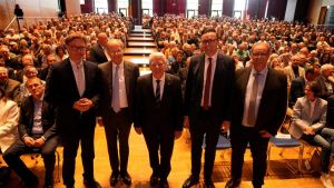 Joachim Gauck vermittelt Zuversicht vor vollem Haus in Villingen