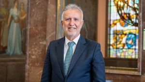Ángel Víctor Torres, ministro: 