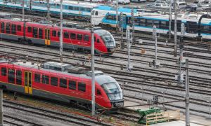 Spletna trgovina za vozovnice za potovanje z vlakom pripelje z enoletno zamudo