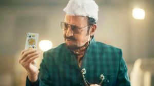 “Kaante khile hain, Gulshan Gulshan!”