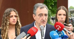 El PNV cancela su reunión en Moncloa después de un tuit del PSE sobre Aitor Esteban hecho con IA