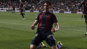 Lo spagnolo, classe 2005, è esploso a febbraio. Ha una valutazione che si aggira sui 10 milioni di euro. Espì, il bomber del Levante fa gola al club