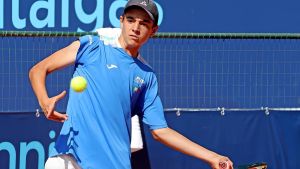 Lo jesino era in coppia con il romeno Horia cresciuto al Tc Ancona. Compagnucci ha la meglio su Mecarelli sulla terra rossa di Sardegna. Logrippo out