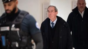 « Sa mémoire a évolué » : au procès Libyen, Nicolas Sarkozy contredit Claude Guéant