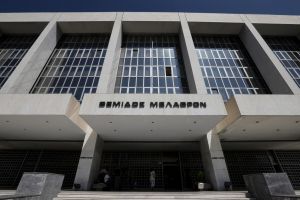 Το μπάζωμα των υποκλοπών