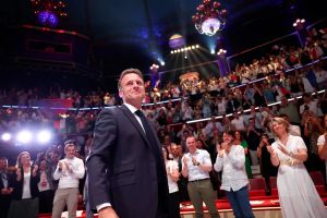 Om præcis et år kan Frankrig stå midt i et politisk skrækscenarie – konsekvenserne kan række langt ud over landets grænser