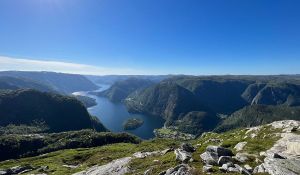 «Dei folkevalde kan no skape tryggleik og føreseielegheit»