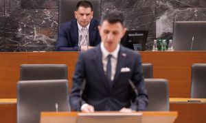 Uvod v novo Janševo koalicijo: Poslanci potrdili preoblikovanje vlade