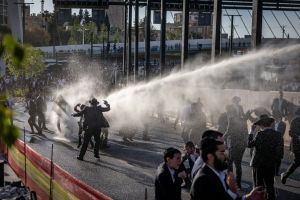 Haredi anti-draft protesters block entrance to Jerusalem, are dispersed after 2 hours