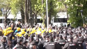 Önce coplattılar sonra ‘emekçinin yanındayız’ dediler
