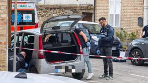 Trovata morta nella sua auto: è giallo