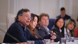 El “efecto teflón” en la campaña política actual