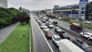 Putevi Srbije upozoravaju na oprez zbog gužvi u saobraćaju