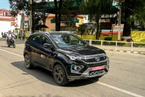 800,000 Used EVs Set to Flood Market, Threatening Carmakers With Billions in Losses