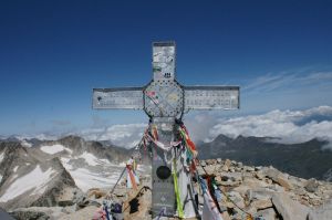 Las cruces del IRPF y del Aneto en un Estado llamado aconfesional