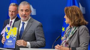 Barcelona, Roma y París piden a la UE definir 'zona tensionada', más dinero y regular el alquiler de corta duración