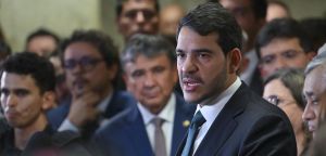 Quer entender como a guerra híbrida funciona no Brasil? A crise não está nos fatos, mas na forma de enxergá-los