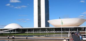 Entre derrotas e comando: quem governa o Brasil às vésperas de 2026