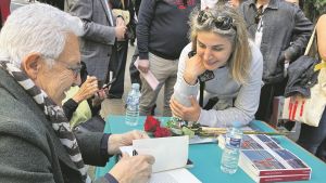 Bir günde 2 milyon kitap ve 7 milyon gül satılan şehir
