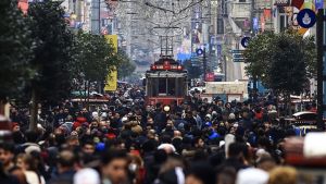 Gün akşama dönmüyor: Biriktiremeyen çoğunluğun uzun günü