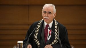Anayasa mahkemesi ve demokrasi ilişkisi
