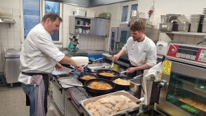 Neue Konzepte, leere Stühle: Wie sich die Gastro-Szene im April gewandelt hat