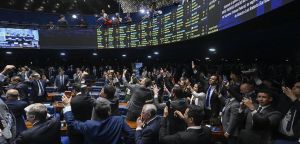 Articuladores mentirosos, incompetentes ou cegos