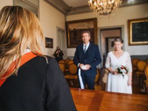 Mariage des étrangers en situation irrégulière : ce que risquent vraiment les maires réfractaires