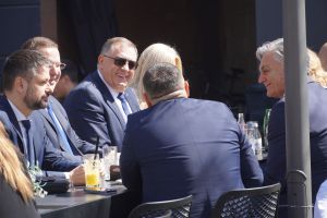 Dodikova dvostruka igra