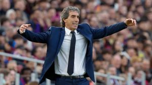 Guillermo Almada, entrenador del Real Oviedo, claro sobre su futuro y sobre Cazorla: 
