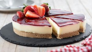 Čizkejk sa jagodama bez pečenja: Jednostavan recept za savršen letnji desert