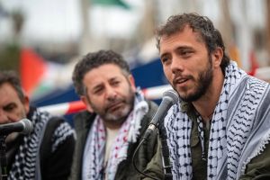 Flottille pour Gaza: Thiago Avila et Saif Abu Keshek emmenés de force en Israël