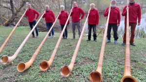 Von wegen nur Schweizer Folklore: Dieses imposante Instrument erobert den Schwarzwald