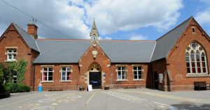 Closed primary school set to go under the hammer