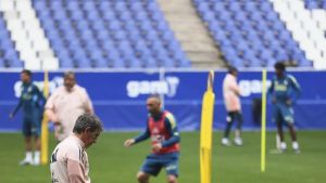 Dos novedades para medirse al Betis: el posible once del Real Oviedo en La Cartuja