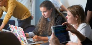 Étudiants étrangers : des outils d’intelligence artificielle pour réduire la barrière de la langue ?