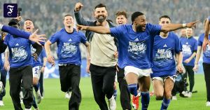 Sogar die Schalker Aufstiegsfeier hat Stil