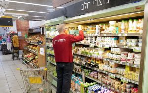 Shufersal pulls some dairy products from shelves in spat over Tnuva price hikes