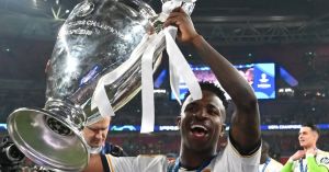 Os três clubes de futebol entre as equipes esportivas mais valiosas