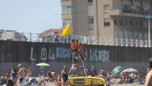 Ochenta y cuatro socorristas vigilarán este verano las playas de la comarca de Avilés