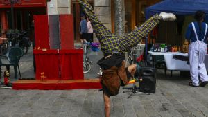 El artista no es tu banco: Cuando los mercados se convierten en esquemas de financiación