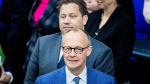 Kann der Kanzler das Blatt noch wenden?: Friedrich Merz kämpft um Kurs und Kontrolle