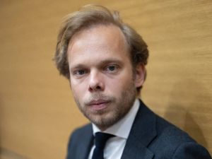 Rapport scandaleux sur l’audiovisuel public : Charles Alloncle visé par une plainte pour « prise illégale d’intérêts » et « trafic d’influence passif »