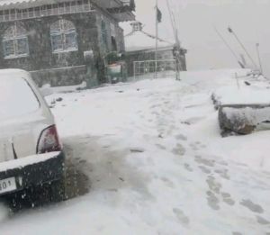 Mughal Road Closed Amid Fresh Snowfall In Upper Reaches