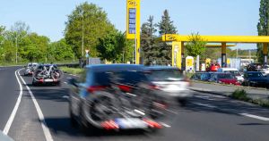 Kartellamt scheitert, Regierung planlos: Die Ölmultis freuen sich
