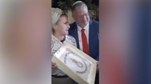 Ministro de Israel celebra enforcamentos em aniversário