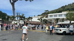 A Capri è scoppiata la «guerra» dei taxi: stop
