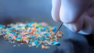 Los microplásticos en el aire pueden estar intensificando el calentamiento global y provocando alteraciones climáticas regionales