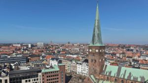 En mus­lim un­drer sig: Har Dan­mark svig­tet kri­sten­dom­men?